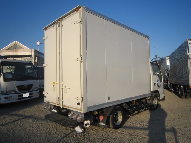 いすゞエルフパネルバン小型（2t・3t）[写真02]