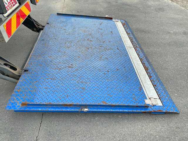 日野レンジャー平ボディ増トン（6t・8t）[写真15]