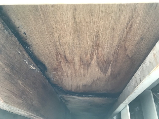 いすゞエルフ平ボディ小型（2t・3t）[写真11]