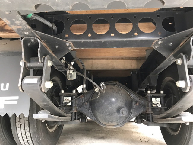 いすゞエルフ平ボディ小型（2t・3t）[写真15]