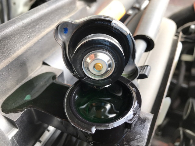 いすゞエルフ平ボディ小型（2t・3t）[写真16]