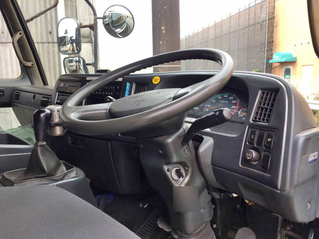 UDトラックスコンドル平ボディ増トン（6t・8t）[写真22]