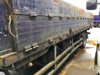 UDトラックスコンドル平ボディ増トン（6t・8t）[写真03]