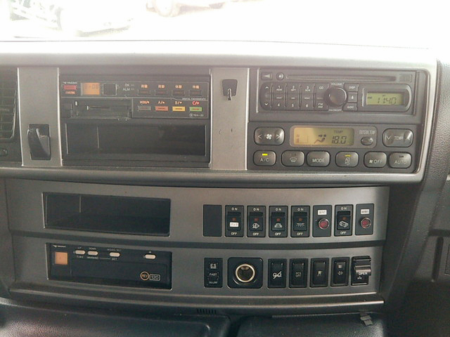 日野プロフィアアルミウイング大型（10t）[写真38]