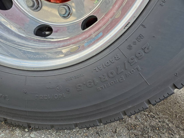 いすゞギガセーフティクレーン5段大型（10t）[写真29]