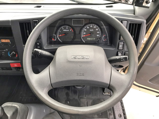 いすゞエルフパッカー車（塵芥車）小型（2t・3t）[写真35]