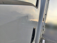 いすゞエルフ冷凍車（冷蔵車）小型（2t・3t）[写真10]