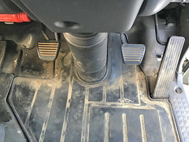 いすゞエルフ冷凍車（冷蔵車）小型（2t・3t）[写真22]