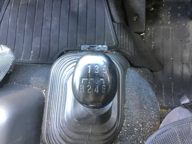 いすゞフォワード冷凍車（冷蔵車）中型（4t）[写真23]