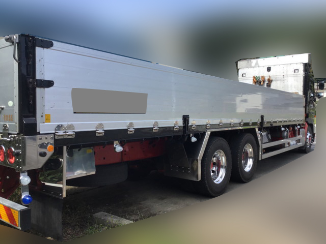 日野プロフィアアルミブロック大型（10t）[写真02]