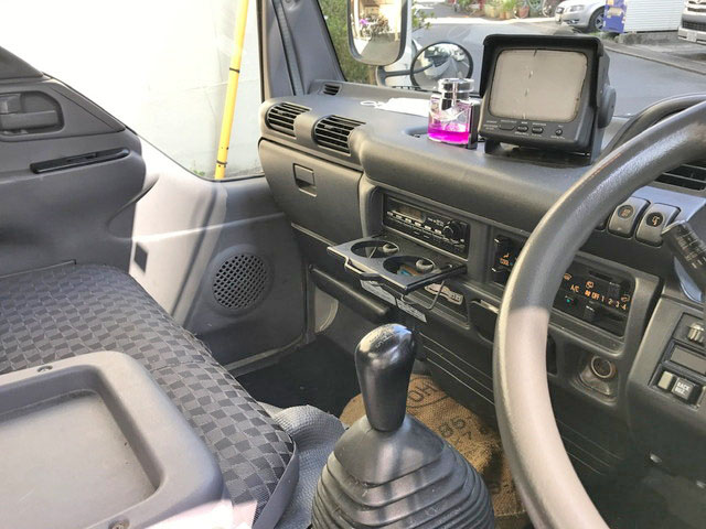 いすゞエルフパネルバン小型（2t・3t）[写真20]