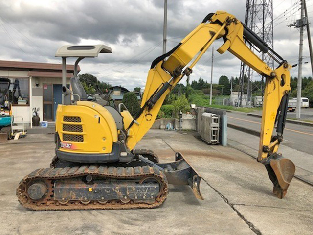 ヤンマーミニユンボ（ミニバックホー）[写真03]