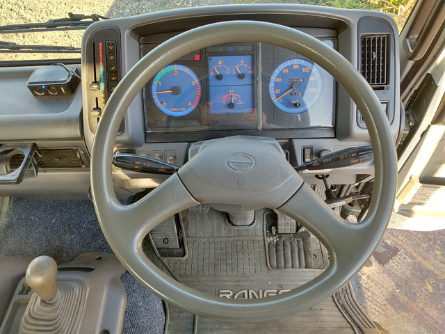 日野レンジャーユニック4段中型（4t）[写真37]