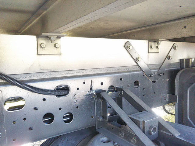 日野レンジャー冷凍車（冷蔵車）中型（4t）[写真13]