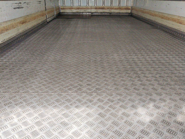 日野レンジャー冷凍車（冷蔵車）中型（4t）[写真09]