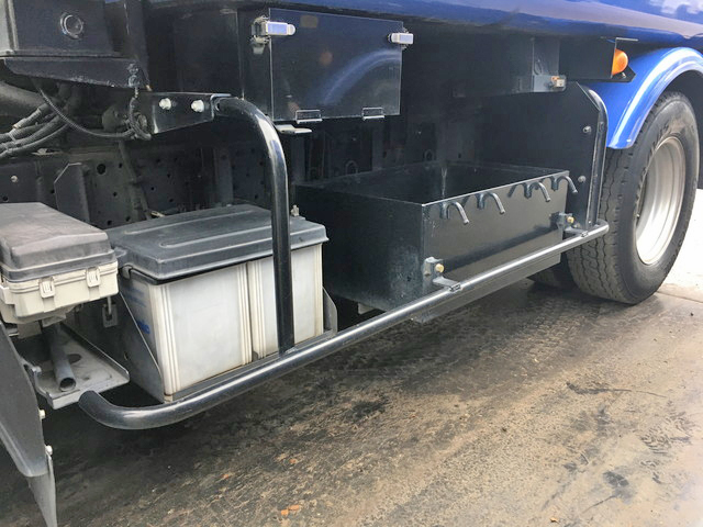 いすゞエルフパッカー車（塵芥車）小型（2t・3t）[写真24]