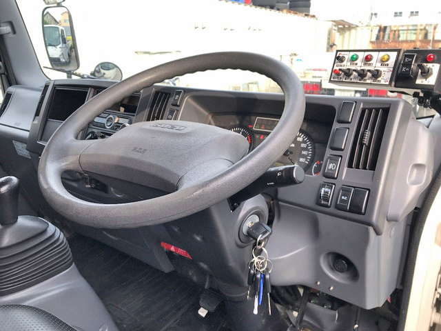 いすゞエルフパッカー車（塵芥車）小型（2t・3t）[写真31]