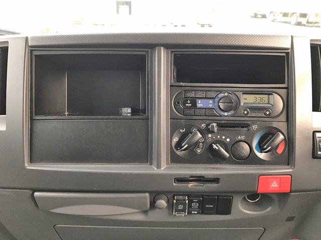 いすゞエルフパッカー車（塵芥車）小型（2t・3t）[写真38]