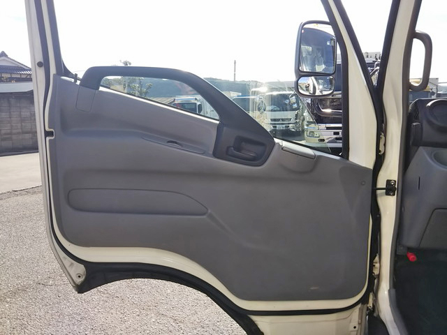 日野デュトロアルミバン小型（2t・3t）[写真27]