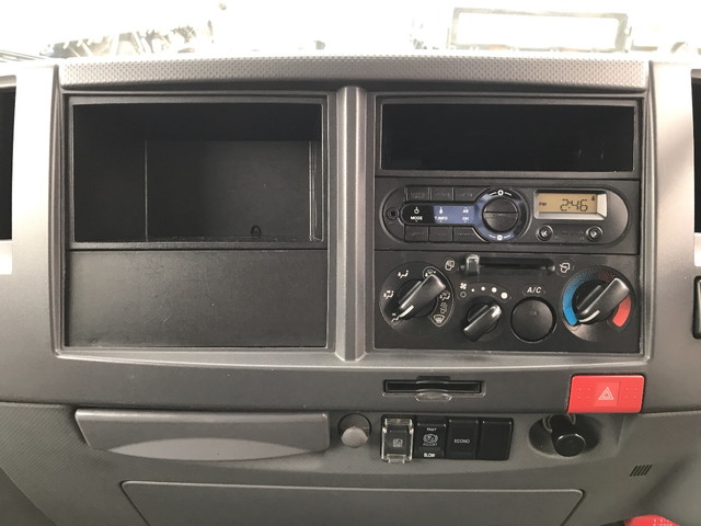 いすゞエルフパッカー車（塵芥車）小型（2t・3t）[写真39]