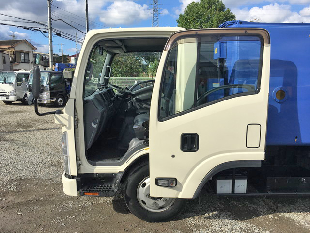 いすゞエルフパッカー車（塵芥車）小型（2t・3t）[写真06]