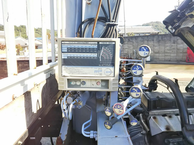 三菱ふそうキャンタークレーン3段小型（2t・3t）[写真20]