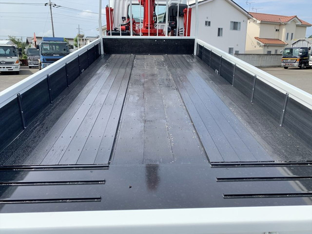 三菱ふそうファイターセルフクレーン4段中型（4t）[写真11]