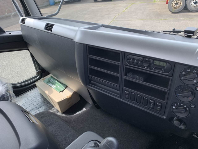 三菱ふそうファイターセルフクレーン4段中型（4t）[写真24]