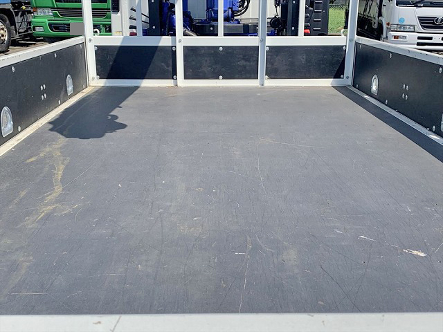 いすゞエルフクレーン4段小型（2t・3t）[写真13]