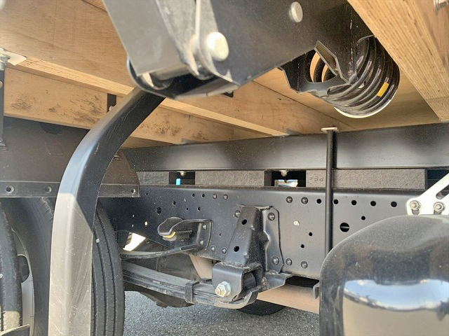 いすゞエルフクレーン4段小型（2t・3t）[写真15]