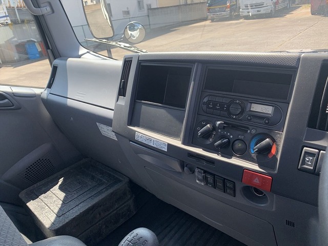 いすゞエルフクレーン4段小型（2t・3t）[写真17]