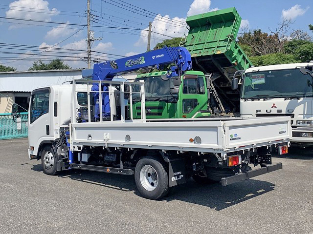 いすゞエルフクレーン4段小型（2t・3t）[写真04]