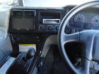 三菱ふそうスーパーグレートアルミウイング大型（10t）[写真11]