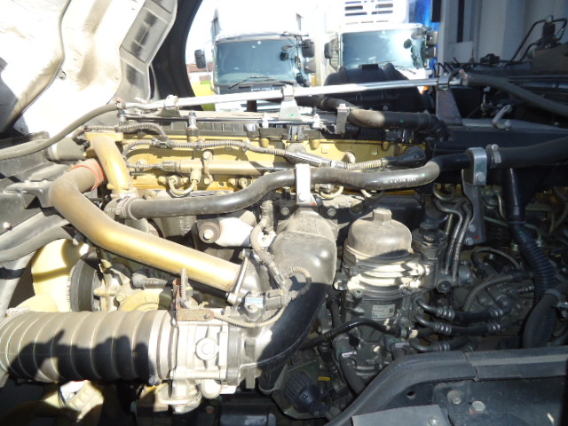 三菱ふそうスーパーグレートアルミウイング大型（10t）[写真13]