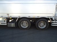 三菱ふそうスーパーグレートアルミウイング大型（10t）[写真16]