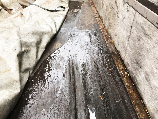 三菱ふそうキャンター平ボディ小型（2t・3t）[写真10]