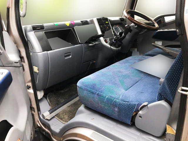 三菱ふそうキャンター平ボディ小型（2t・3t）[写真23]