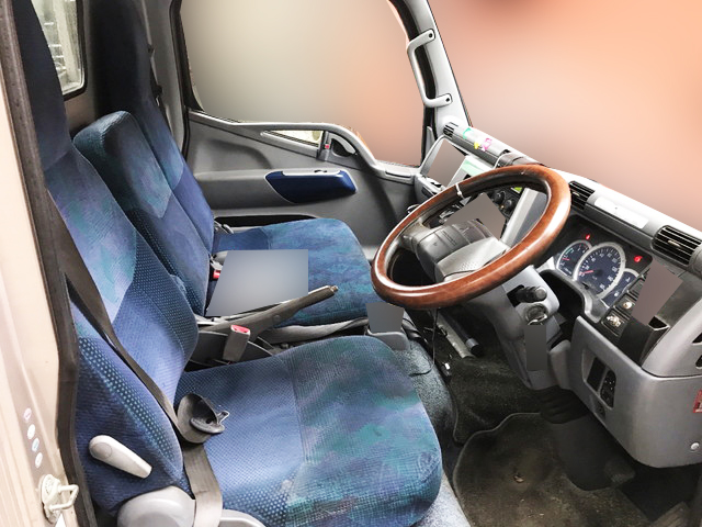 三菱ふそうキャンター平ボディ小型（2t・3t）[写真24]