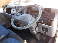 三菱ふそうキャンター冷凍車（冷蔵車）小型（2t・3t）[写真32]