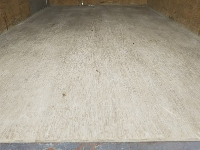 三菱ふそうキャンターアルミバン小型（2t・3t）[写真17]