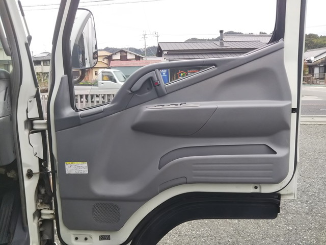 三菱ふそうキャンターアルミバン小型（2t・3t）[写真28]