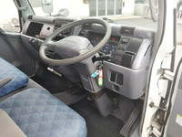 三菱ふそうキャンターアルミバン小型（2t・3t）[写真33]