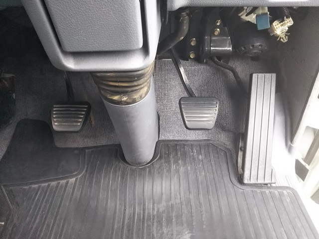 三菱ふそうキャンターアルミバン小型（2t・3t）[写真37]