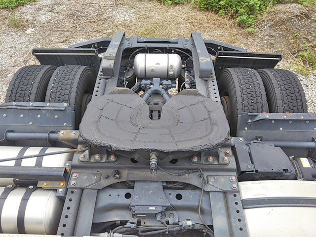 日野プロフィアトレーラーヘッド（トラクターヘッド）大型（10t）[写真11]