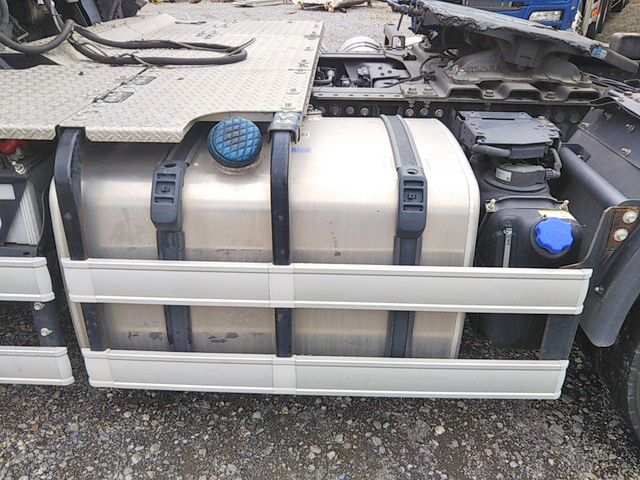 日野プロフィアトレーラーヘッド（トラクターヘッド）大型（10t）[写真21]
