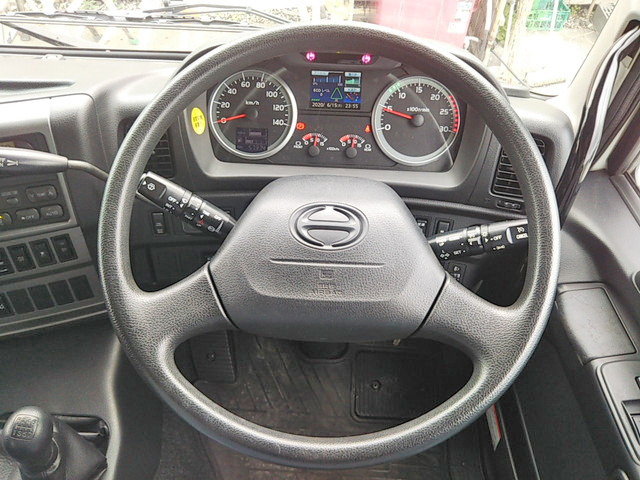 日野プロフィアトレーラーヘッド（トラクターヘッド）大型（10t）[写真35]