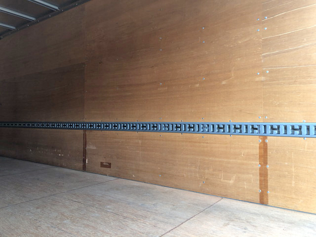 三菱ふそうキャンターアルミバン小型（2t・3t）[写真13]