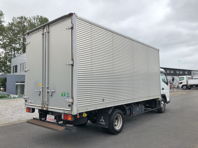 三菱ふそうキャンターアルミバン小型（2t・3t）[写真02]