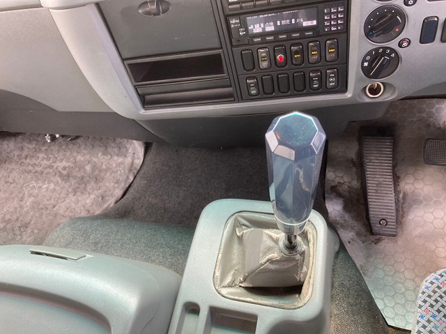 三菱ふそうファイターアルミウイング中型（4t）[写真16]