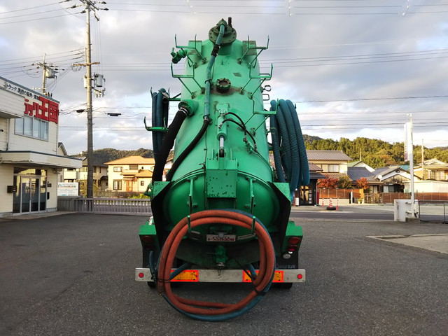 いすゞフォワード汚泥吸引車中型（4t）[写真12]